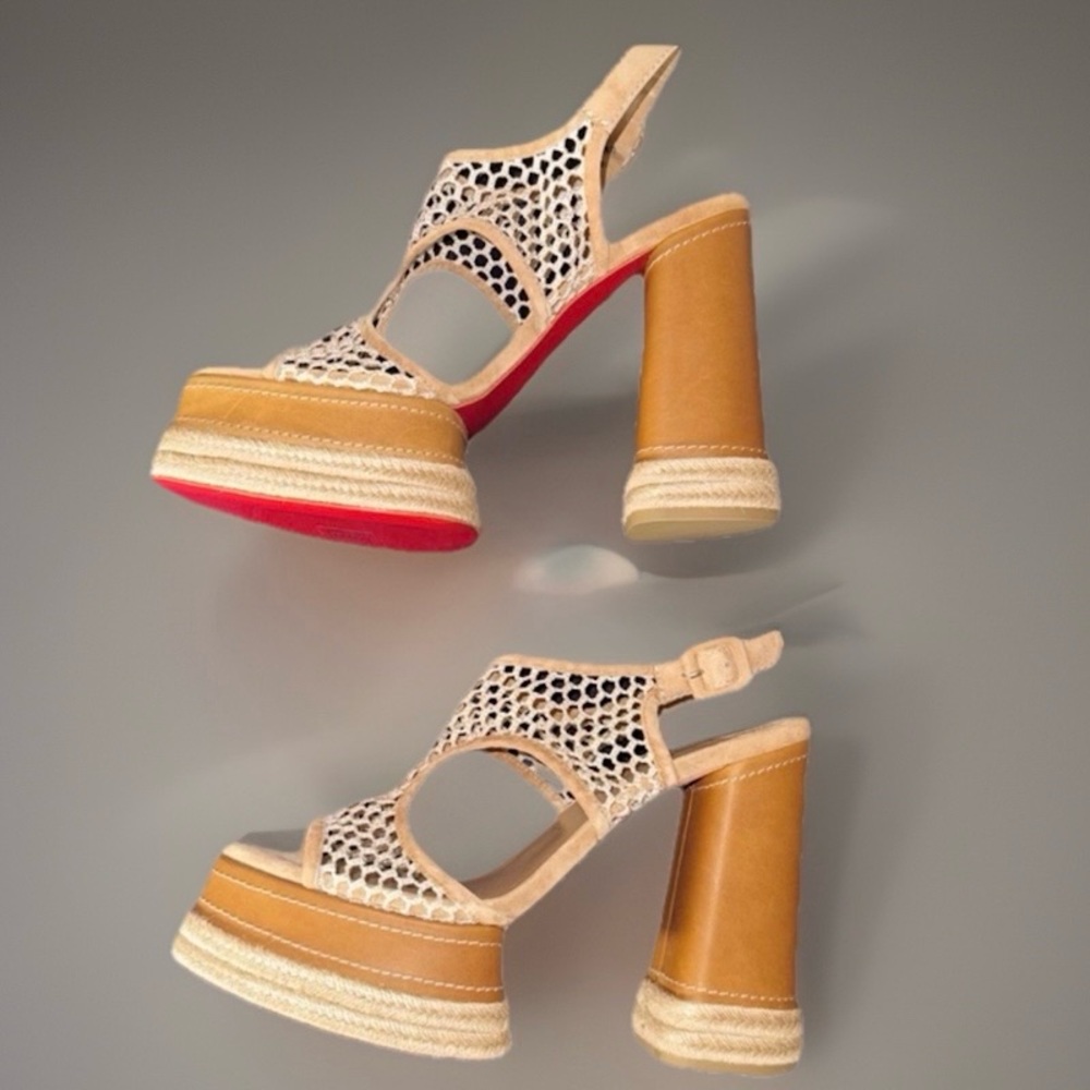 CHRISTIAN LOUBOUTIN💥
Espadrille Platform Crochet Sandal